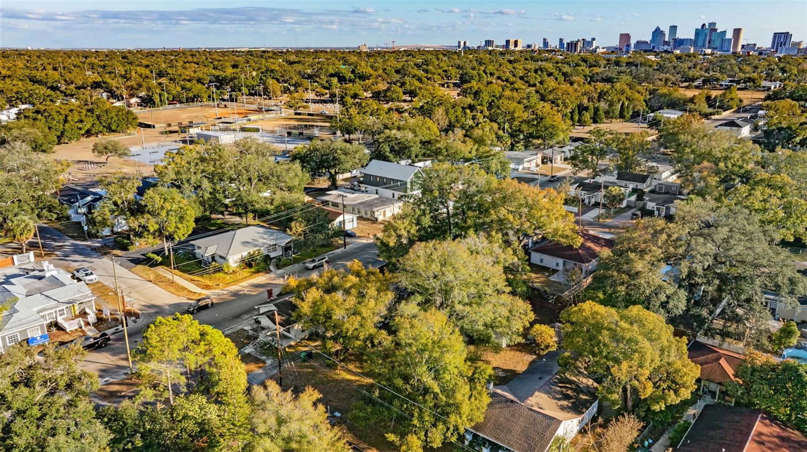 Listing photo id 28 for 702 Virginia Avenue