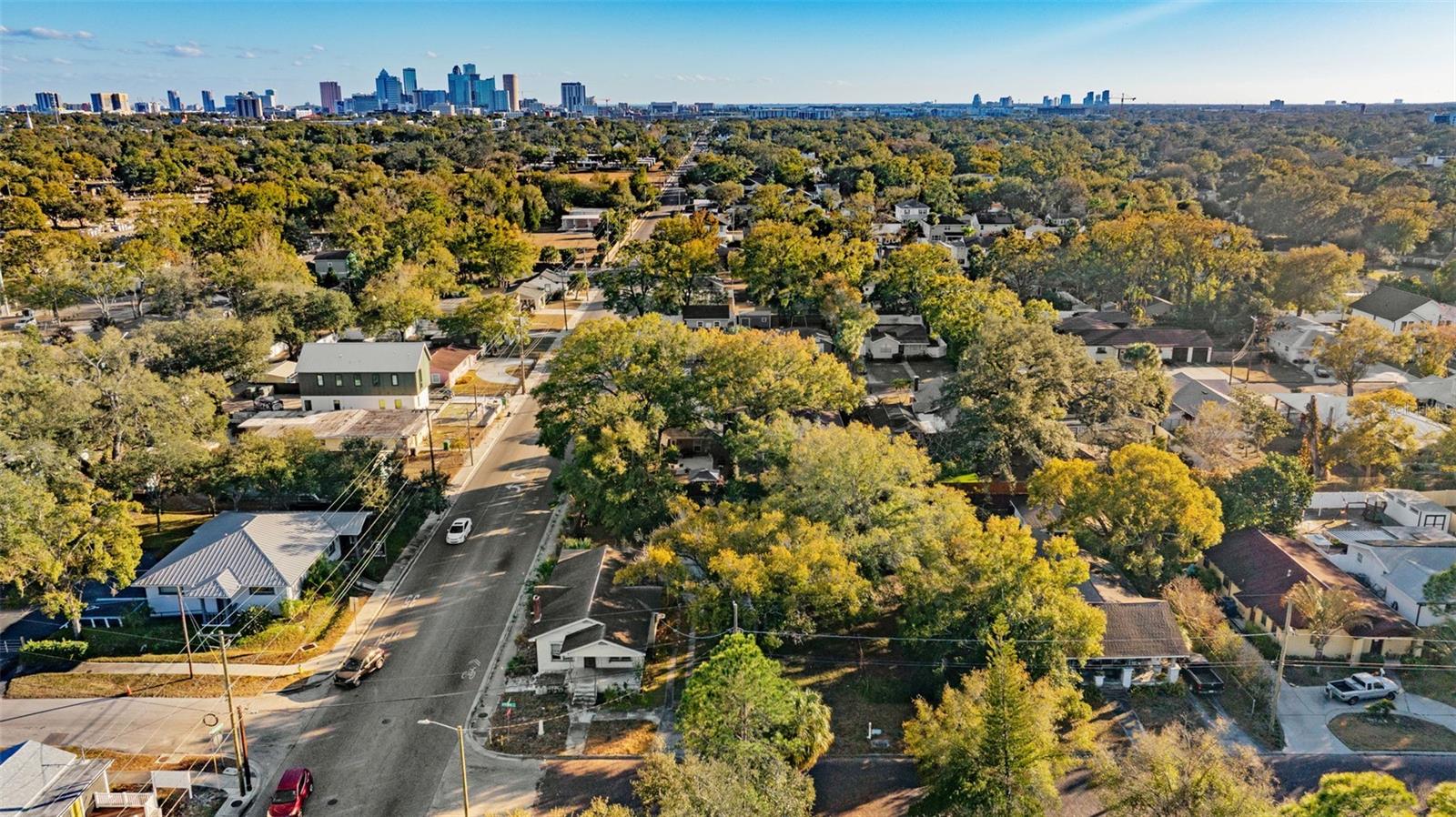 Listing photo id 2 for 702 Virginia Avenue