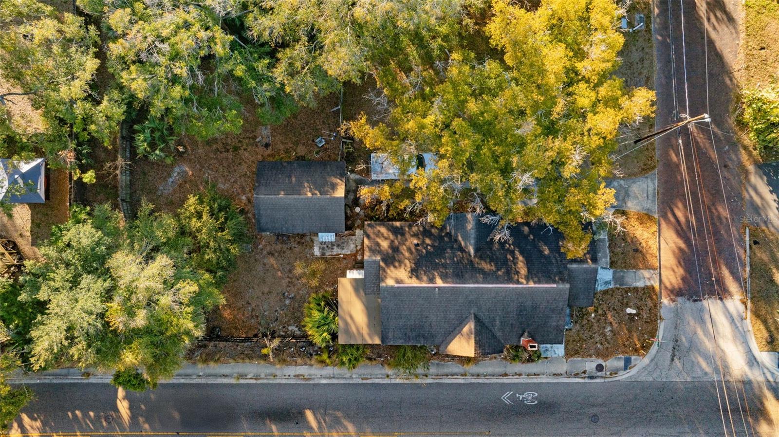 Listing photo id 3 for 702 Virginia Avenue