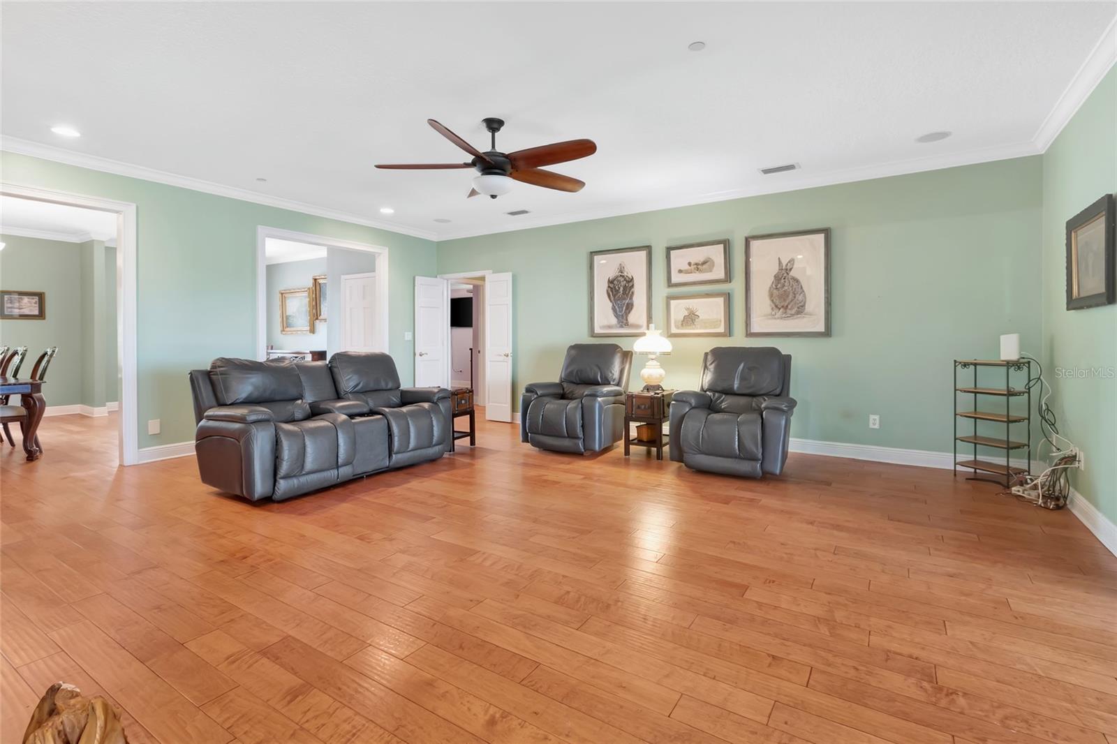 Image 19 of 79 For 14951 Thoroughbred Lane