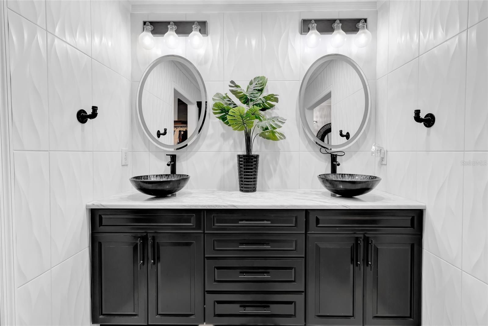 Image 38 of 79 For 14951 Thoroughbred Lane