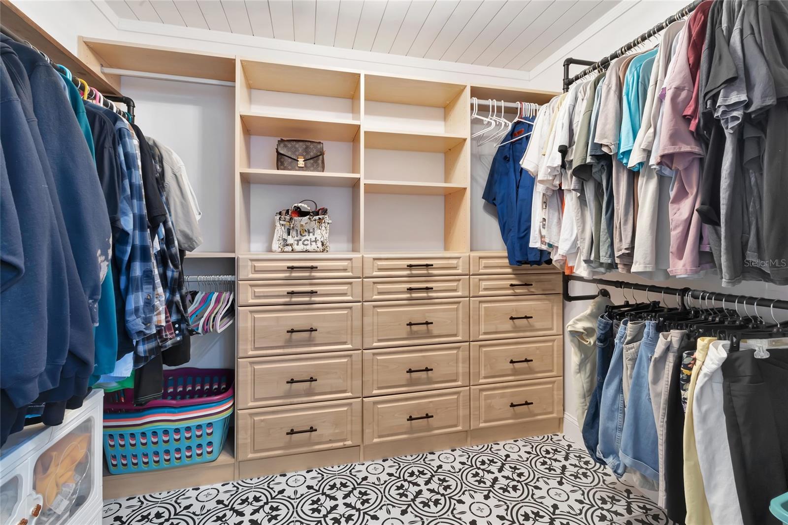 Image 43 of 79 For 14951 Thoroughbred Lane