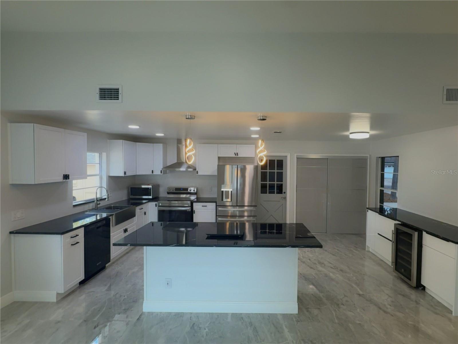 Image 10 of 61 For 6728 Islander Lane