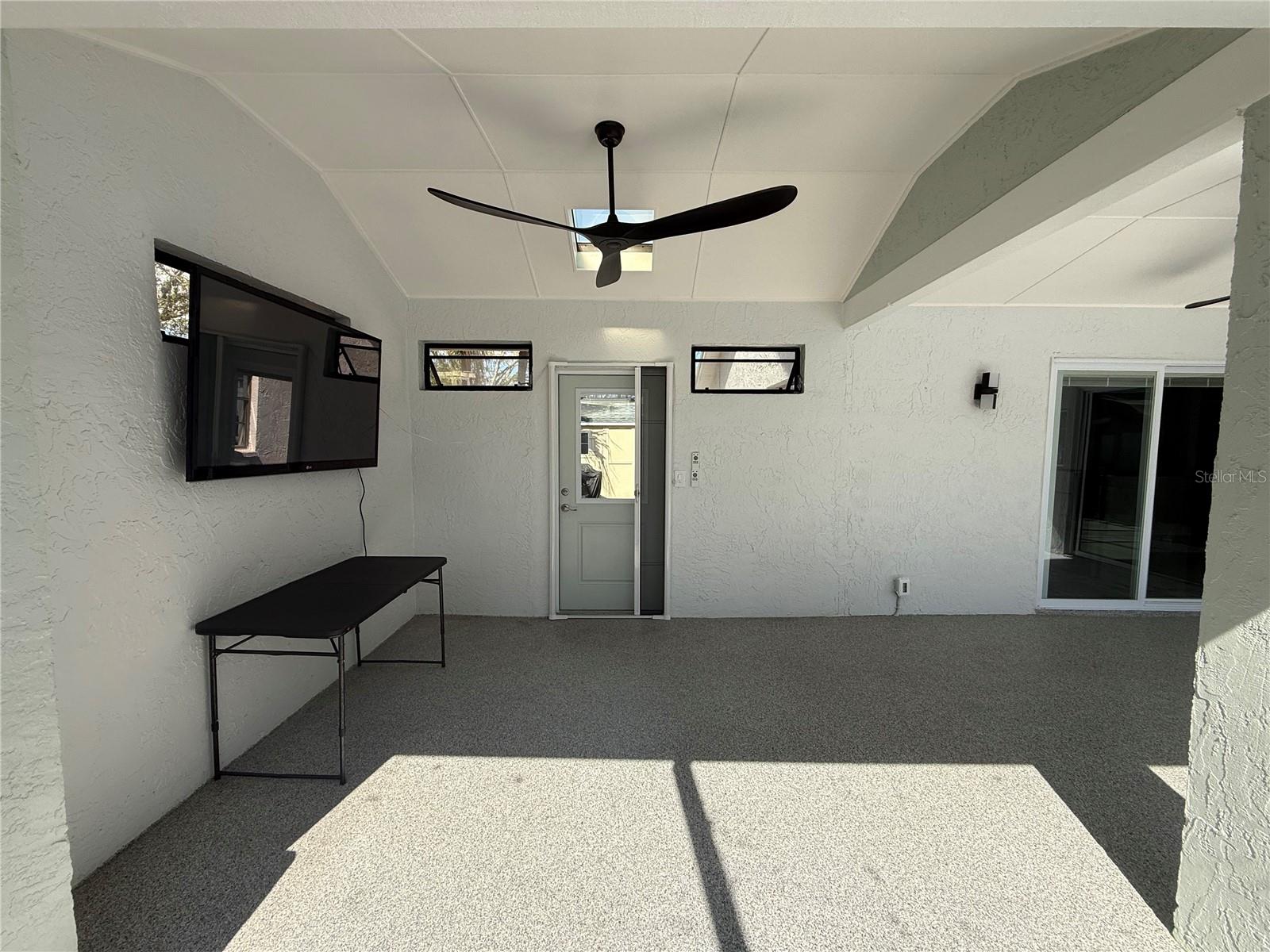 Image 19 of 61 For 6728 Islander Lane