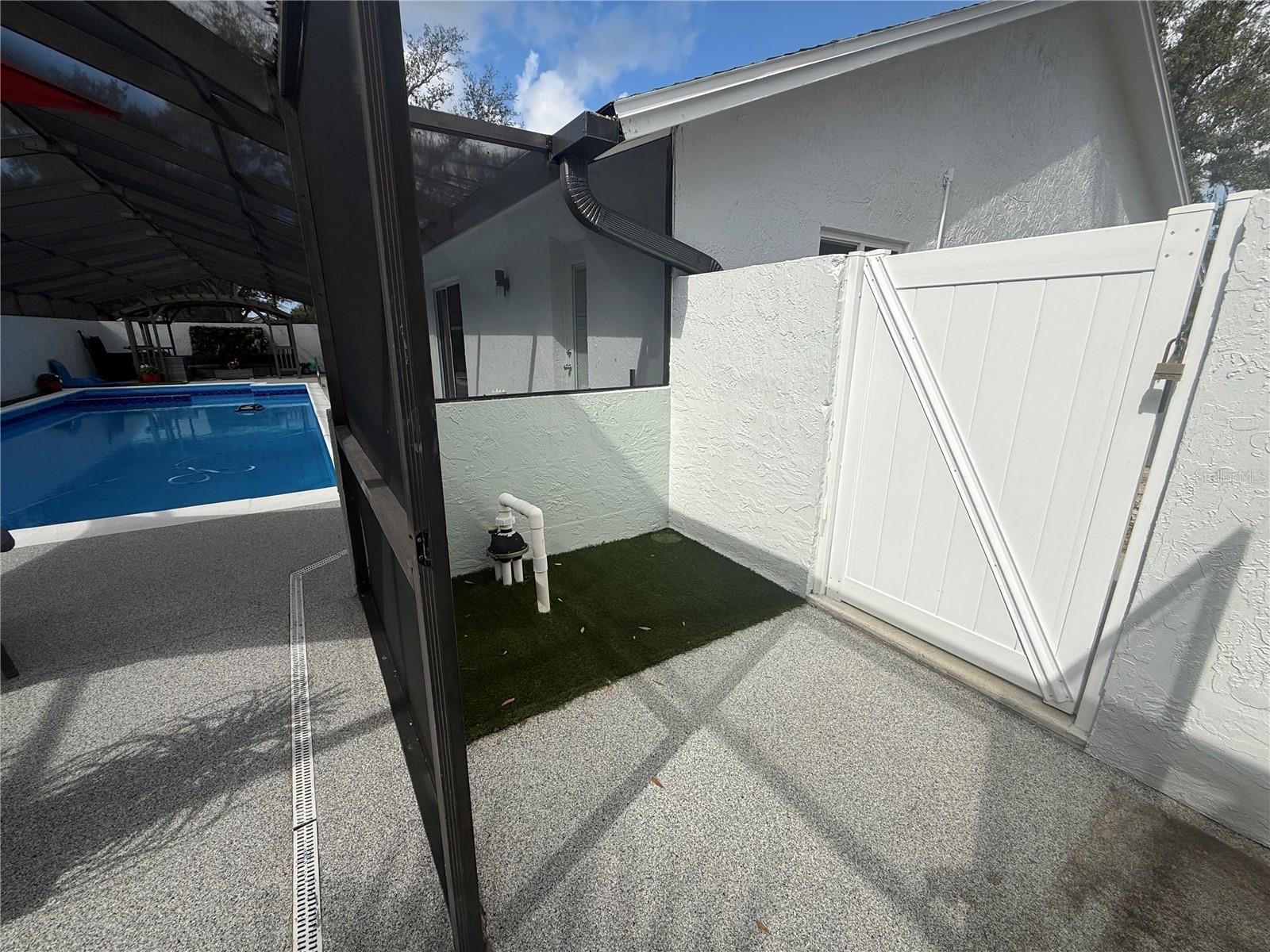 Image 32 of 61 For 6728 Islander Lane