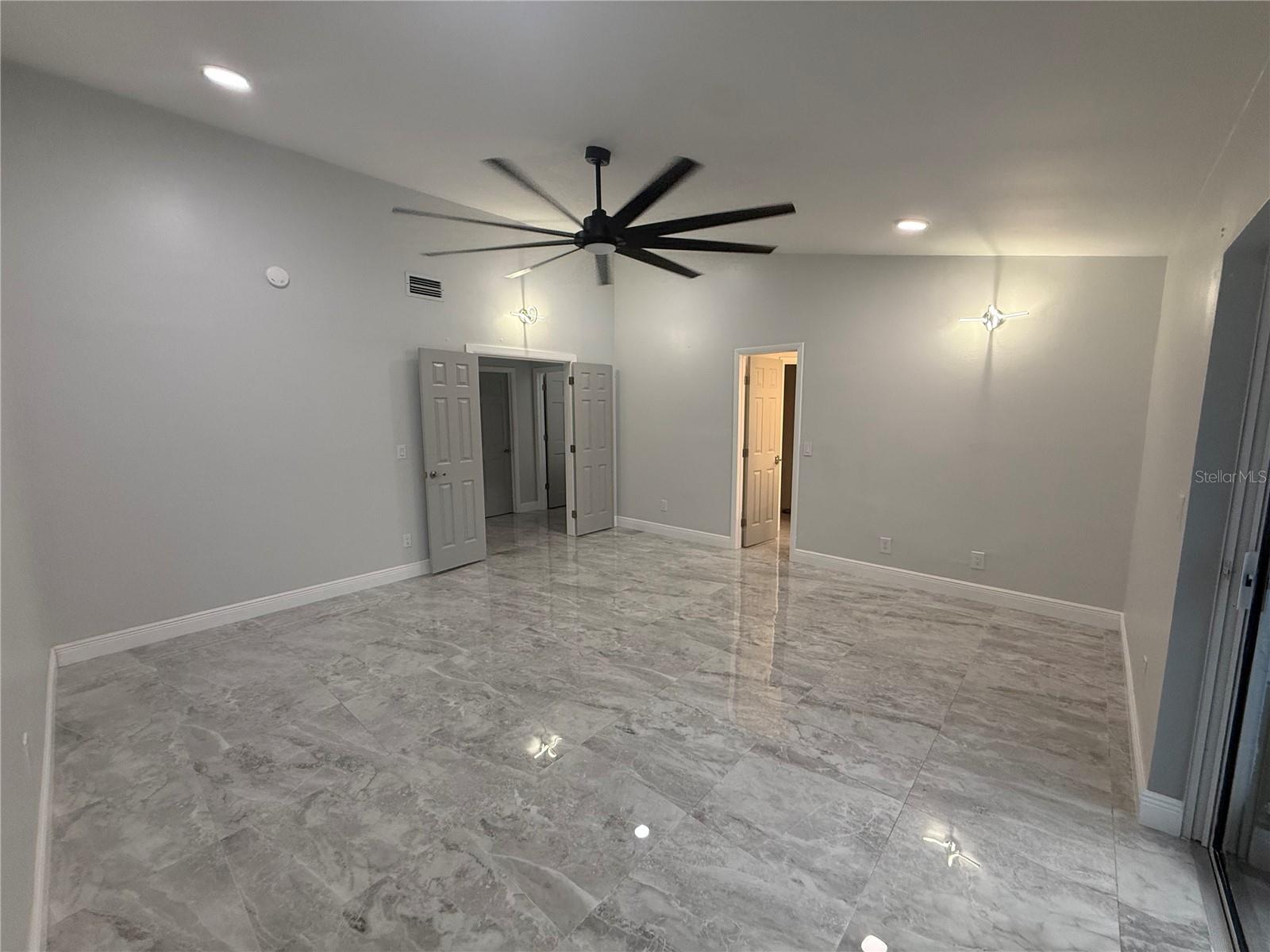 Image 43 of 61 For 6728 Islander Lane