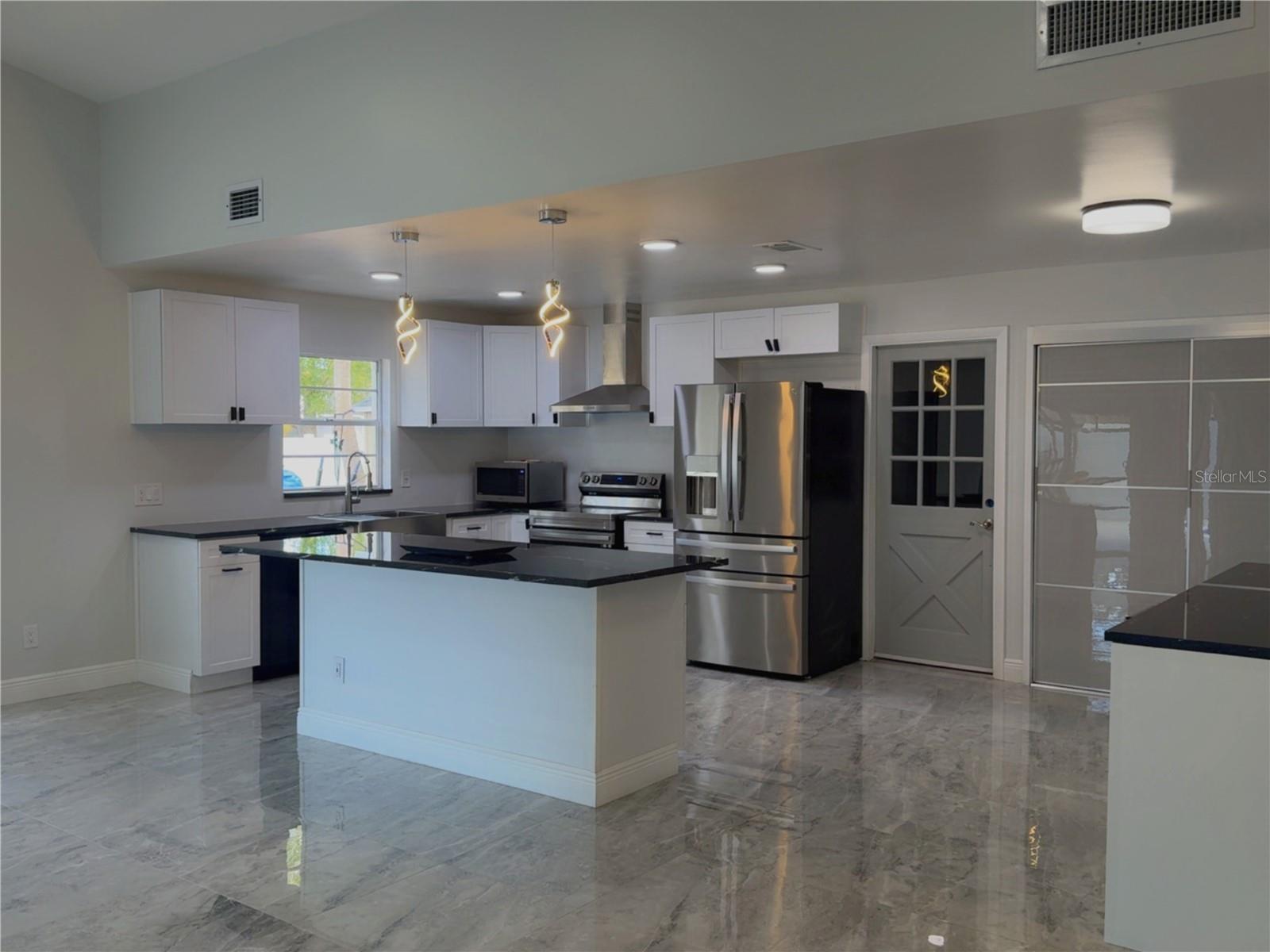 Image 9 of 61 For 6728 Islander Lane