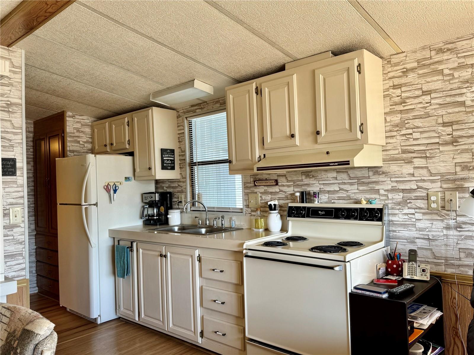 Image 14 of 32 For 35170 Danny Drive 159