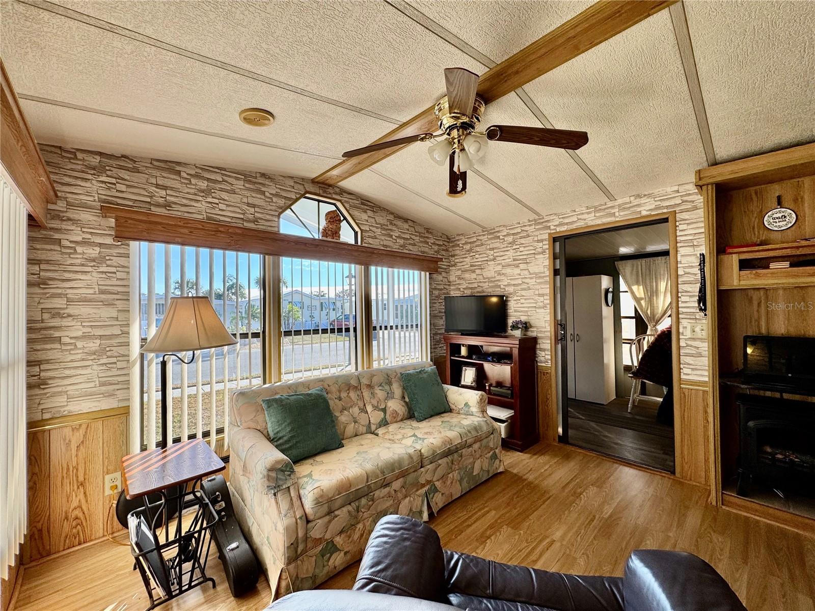 Image 8 of 32 For 35170 Danny Drive 159