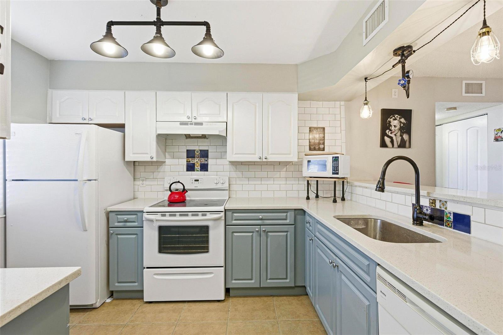 Image 3 of 49 For 3001 58th Avenue S 105