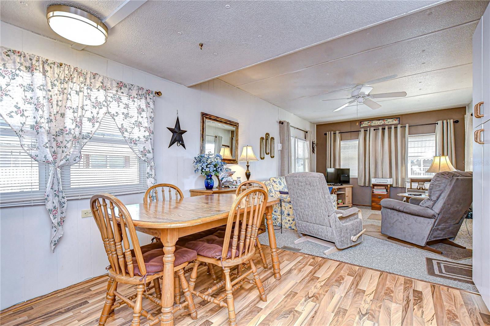 Image 11 of 46 For 38641 Lansing Avenue