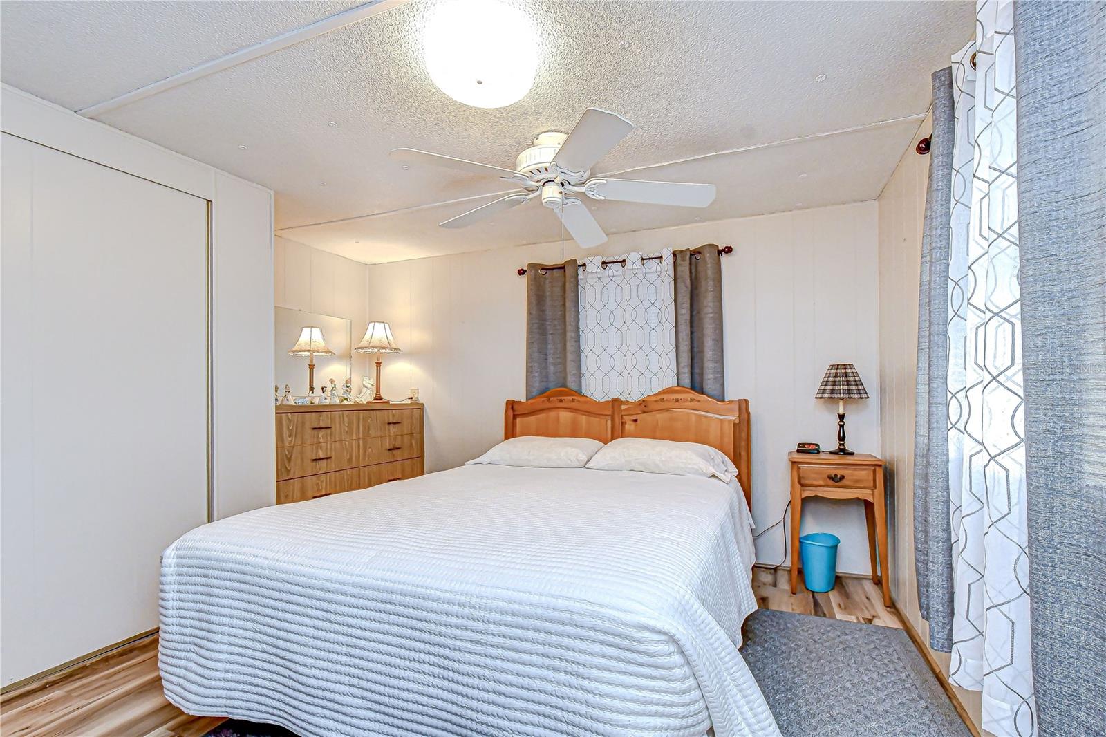 Image 13 of 46 For 38641 Lansing Avenue