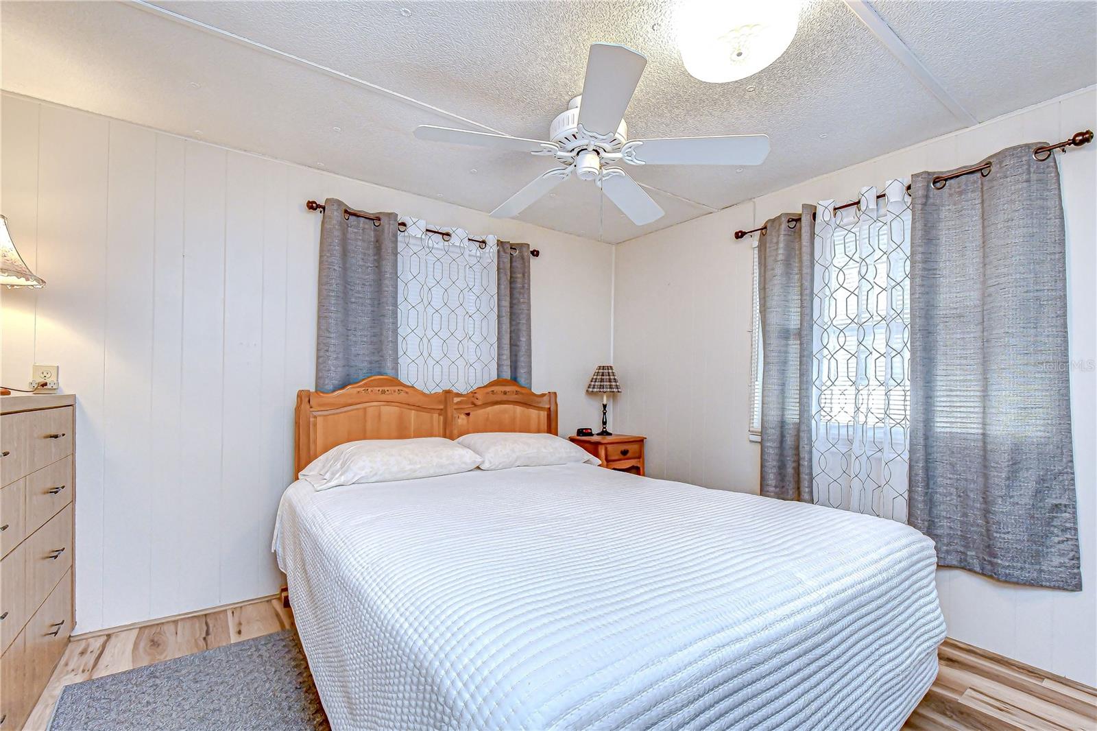 Image 14 of 46 For 38641 Lansing Avenue