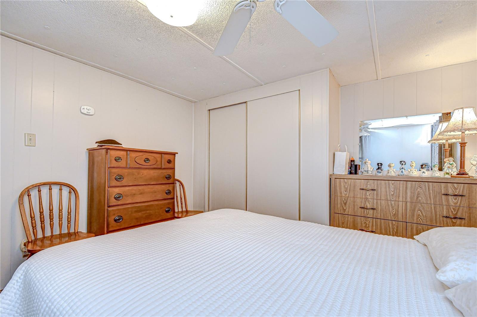 Image 15 of 46 For 38641 Lansing Avenue