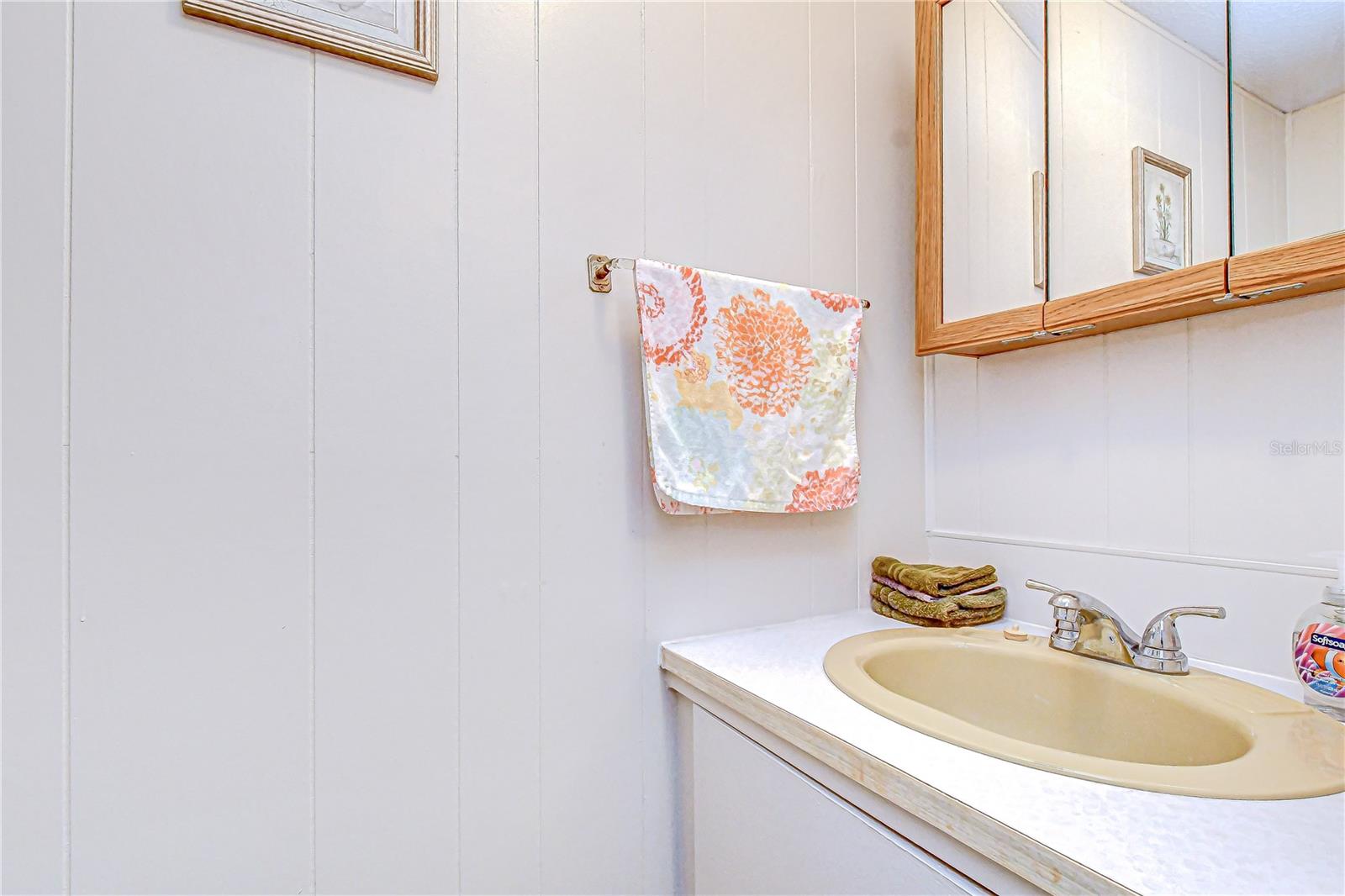 Image 19 of 46 For 38641 Lansing Avenue