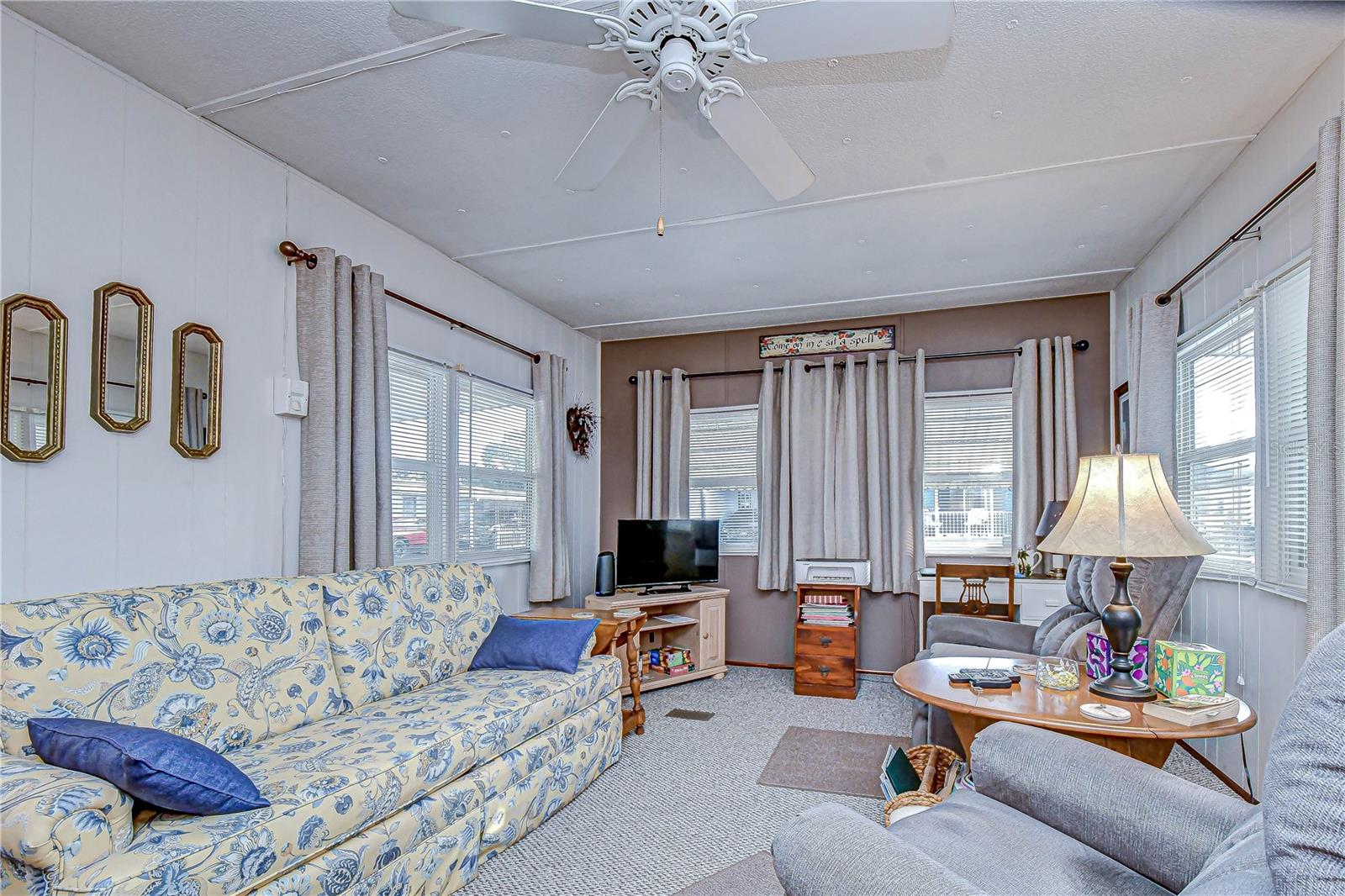 Image 3 of 46 For 38641 Lansing Avenue