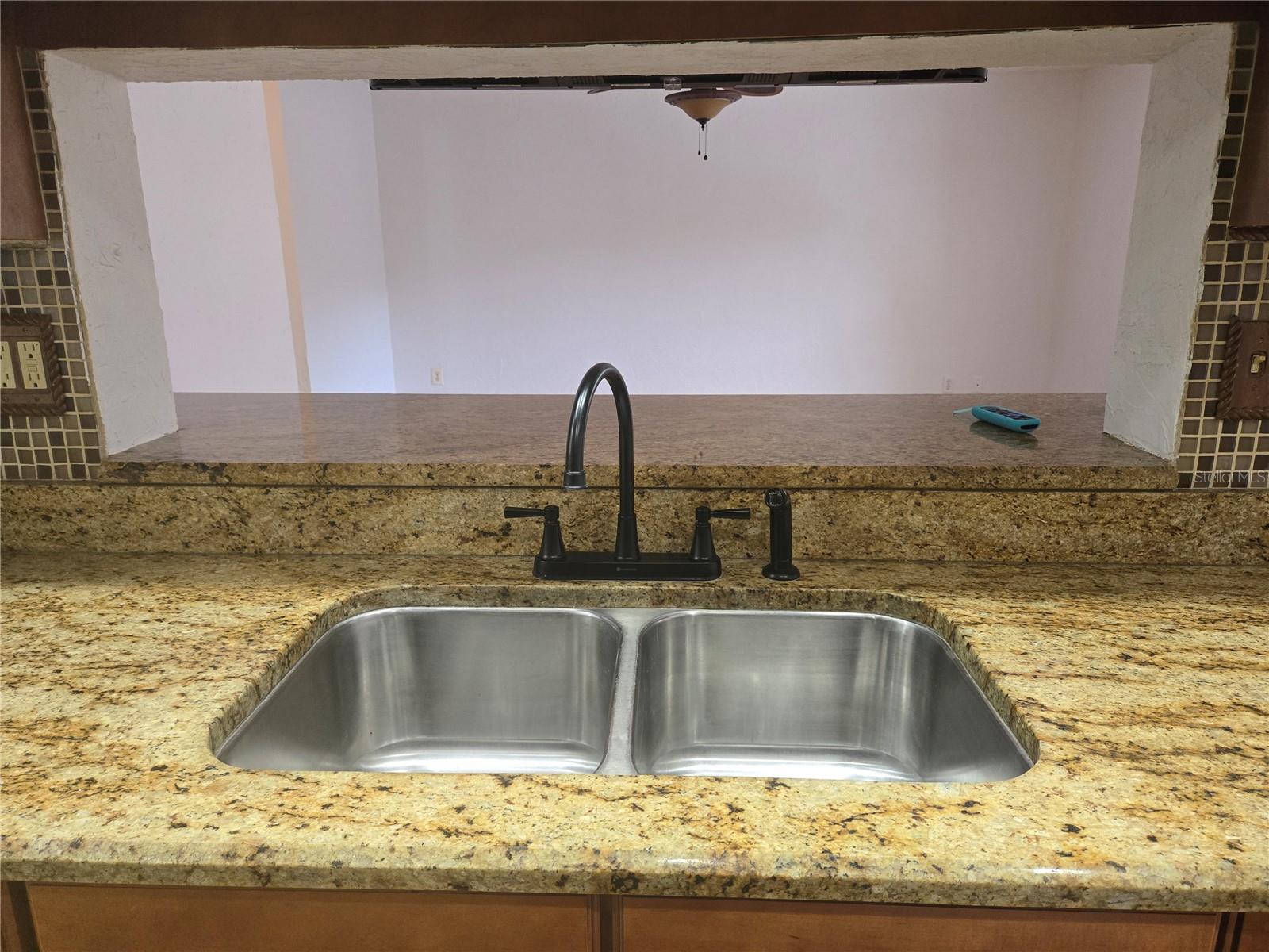 Image 11 of 36 For 4105 38th Avenue S F