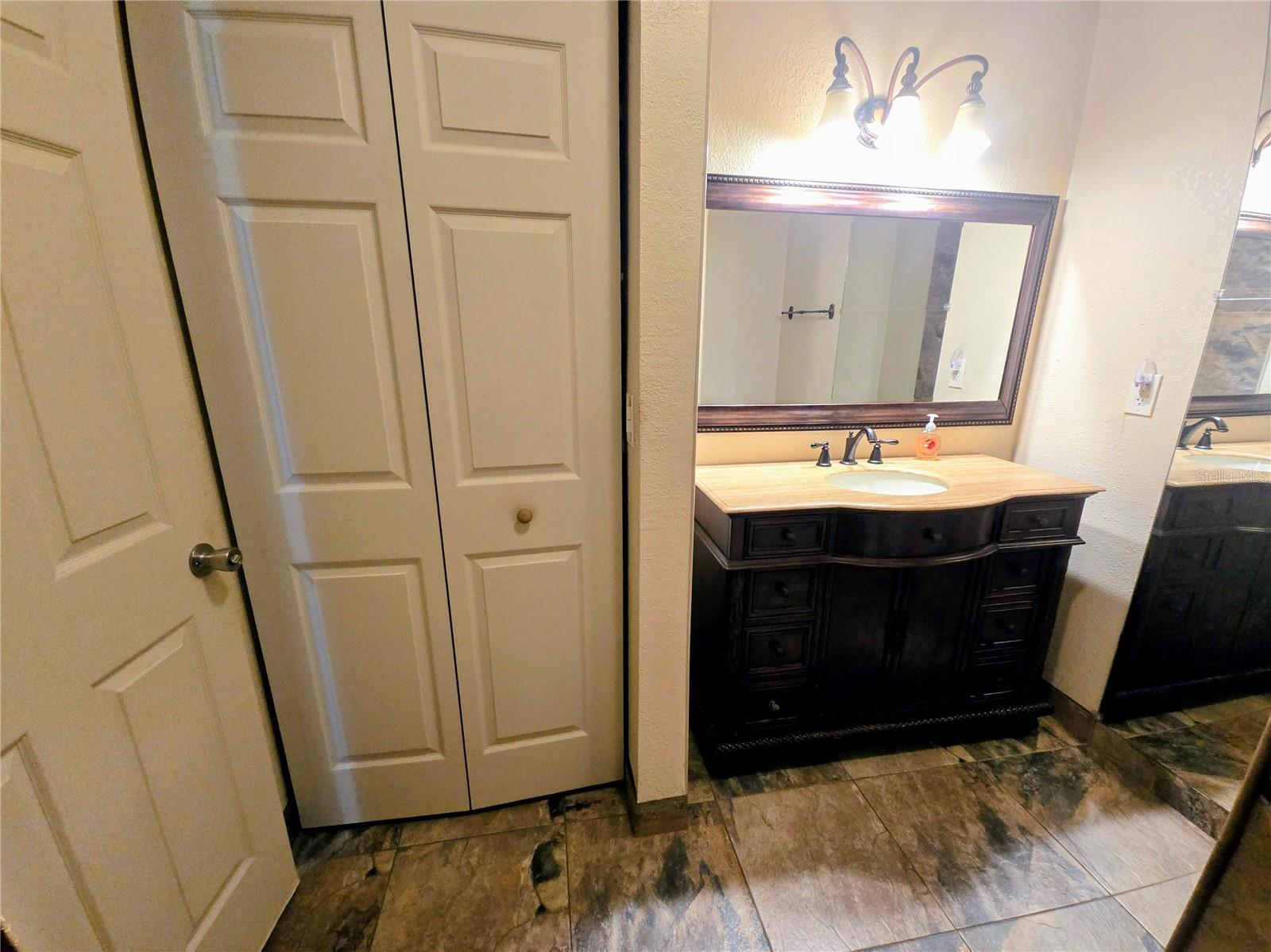 Image 21 of 36 For 4105 38th Avenue S F