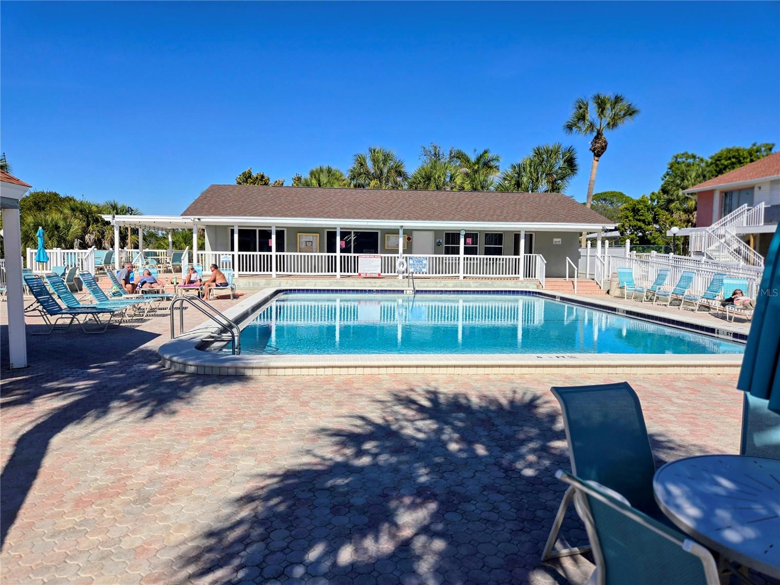 Image 5 of 36 For 4105 38th Avenue S F