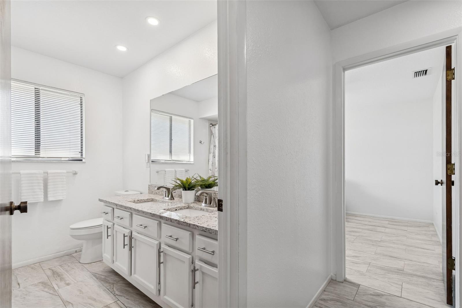 Image 42 of 59 For 14301 86th Avenue