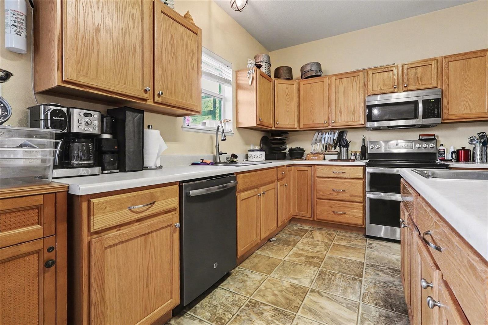 Image 17 of 44 For 1470 Shorewood Drive