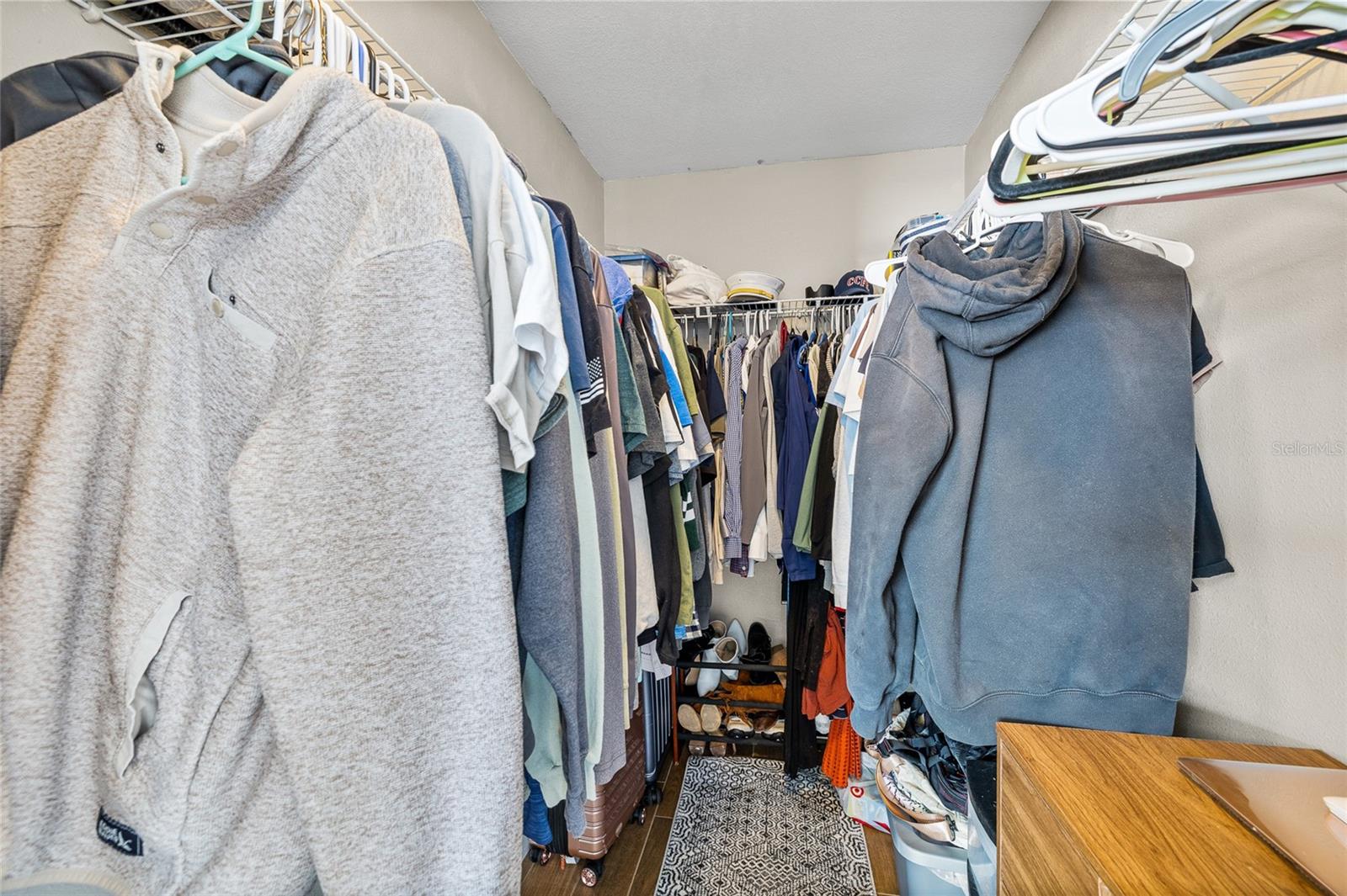 Image 17 of 31 For 965 Lyle Avenue