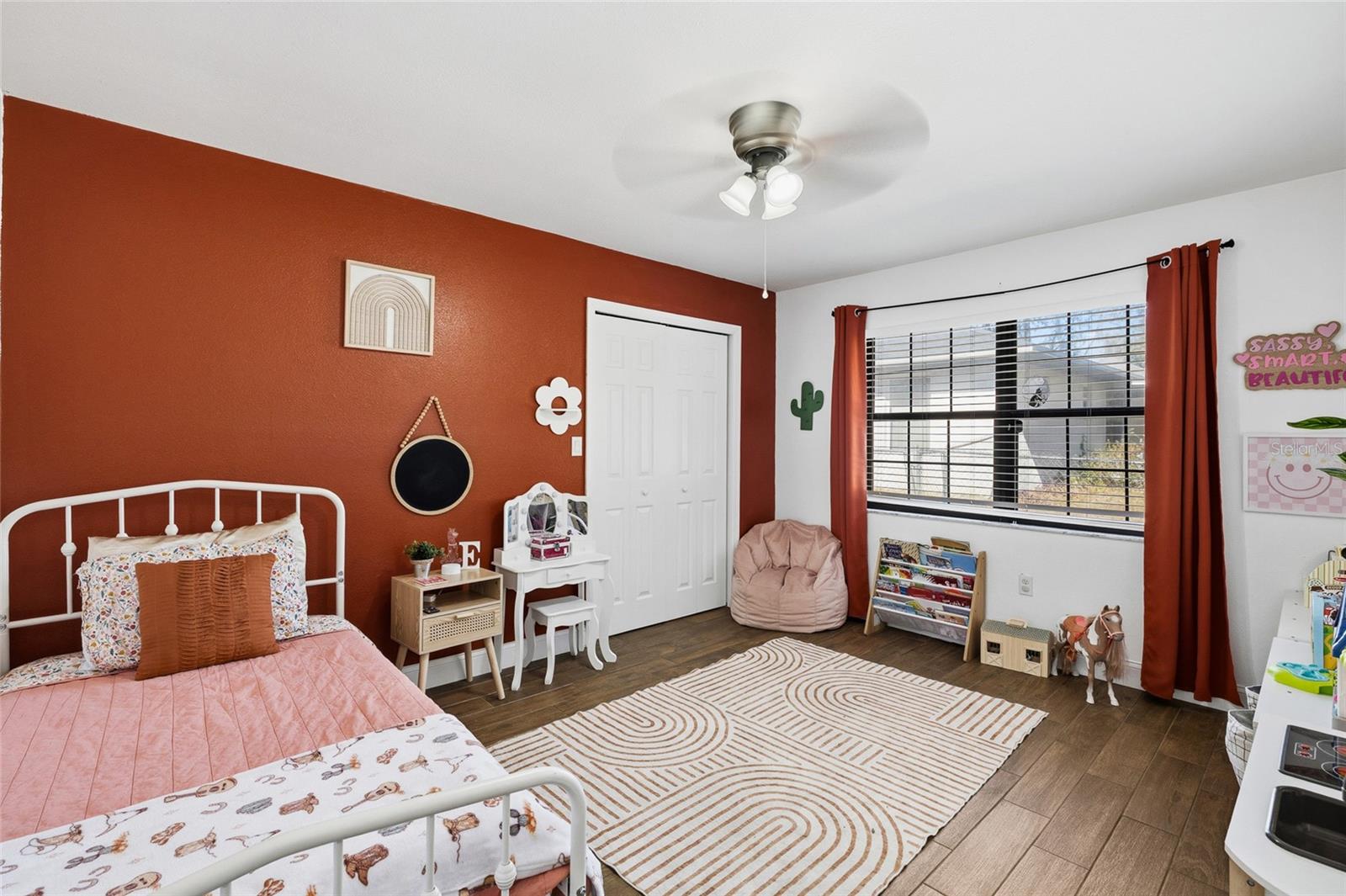 Image 18 of 31 For 965 Lyle Avenue