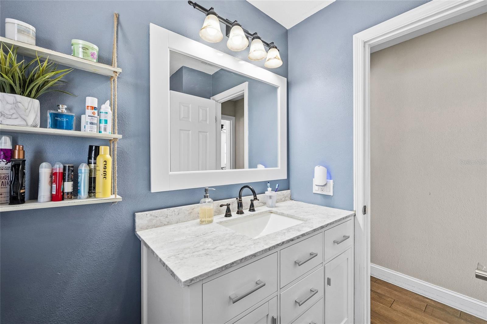 Image 19 of 31 For 965 Lyle Avenue