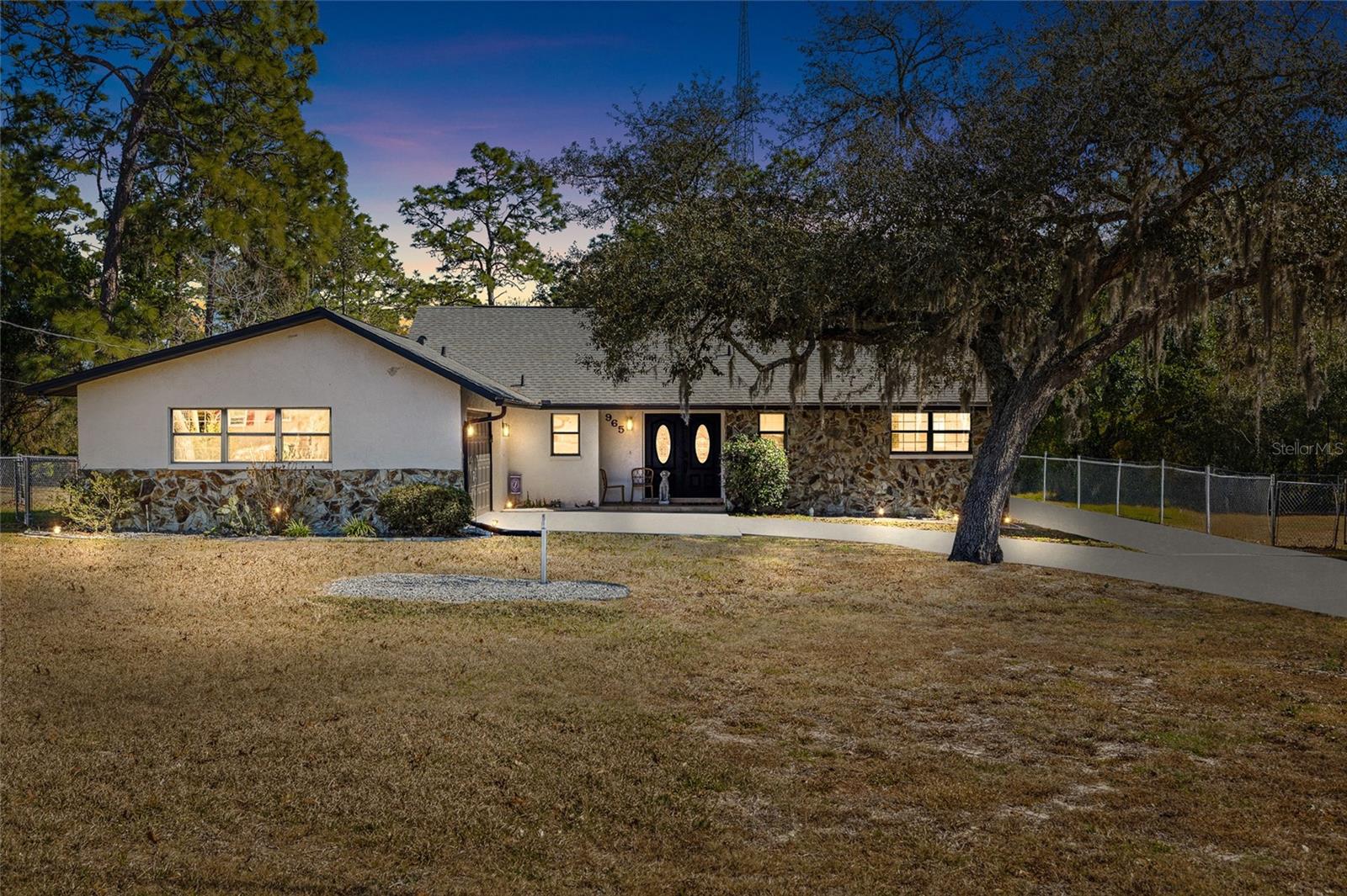 Image 2 of 31 For 965 Lyle Avenue