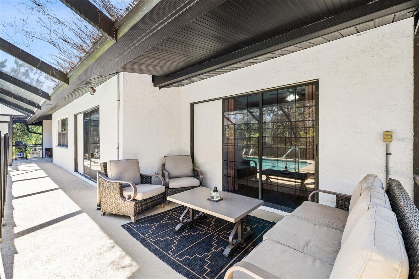 Image 25 of 31 For 965 Lyle Avenue