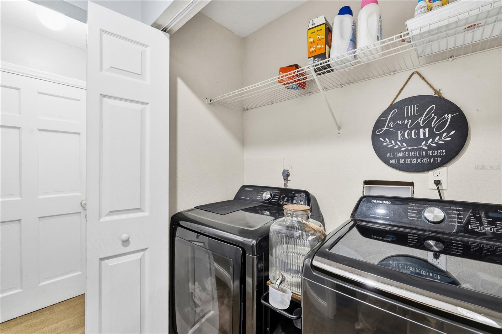 Image 26 of 31 For 965 Lyle Avenue