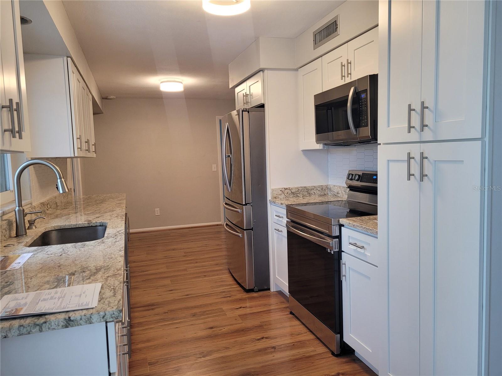 Image 7 of 29 For 13705 Jamaica Drive