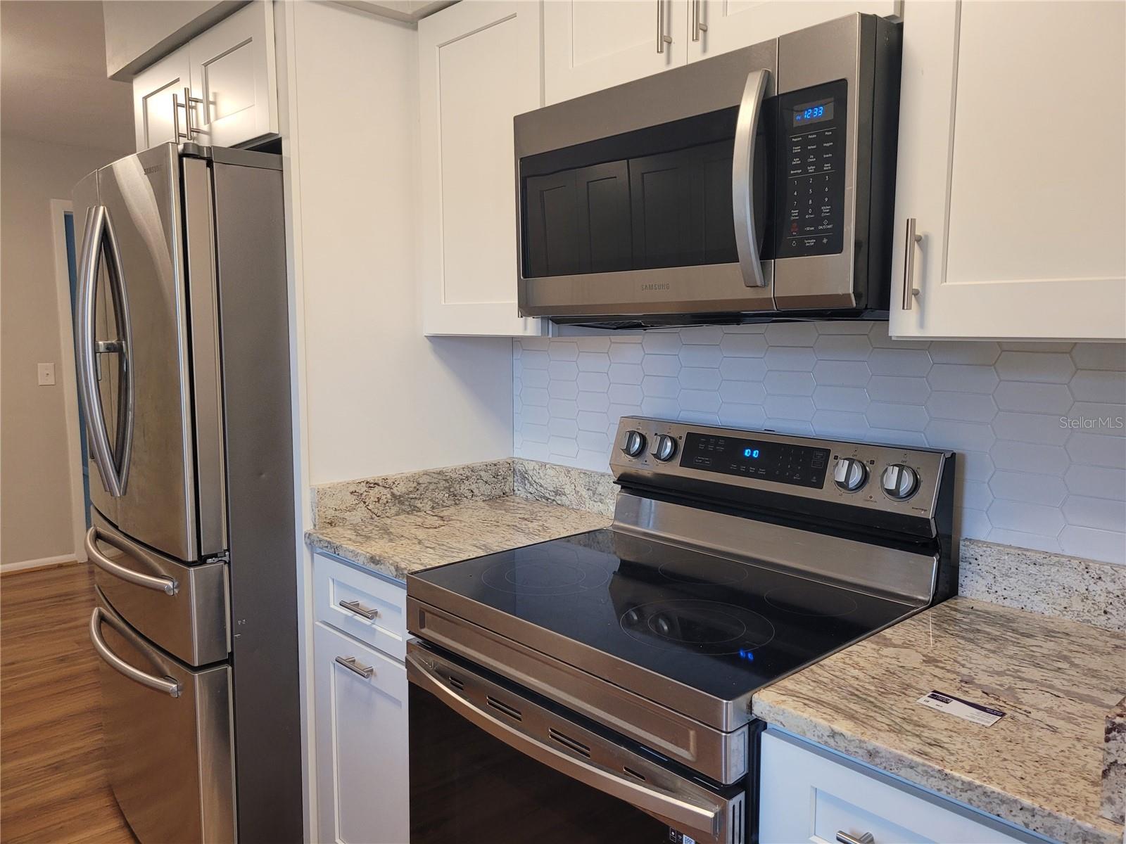 Image 8 of 29 For 13705 Jamaica Drive