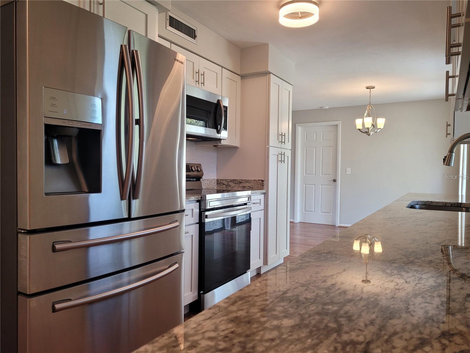 Image 9 of 29 For 13705 Jamaica Drive