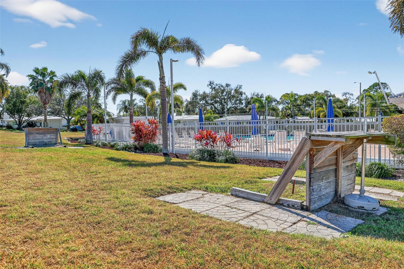 Image 39 of 43 For 9208 142nd Street