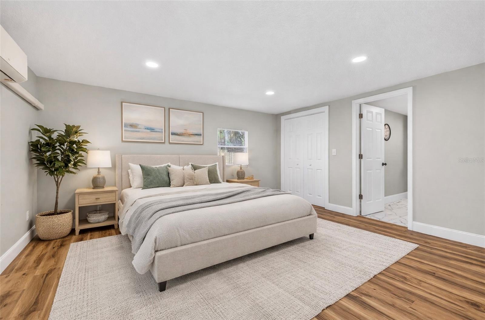 Listing photo id 15 for 4063 2nd Avenue S