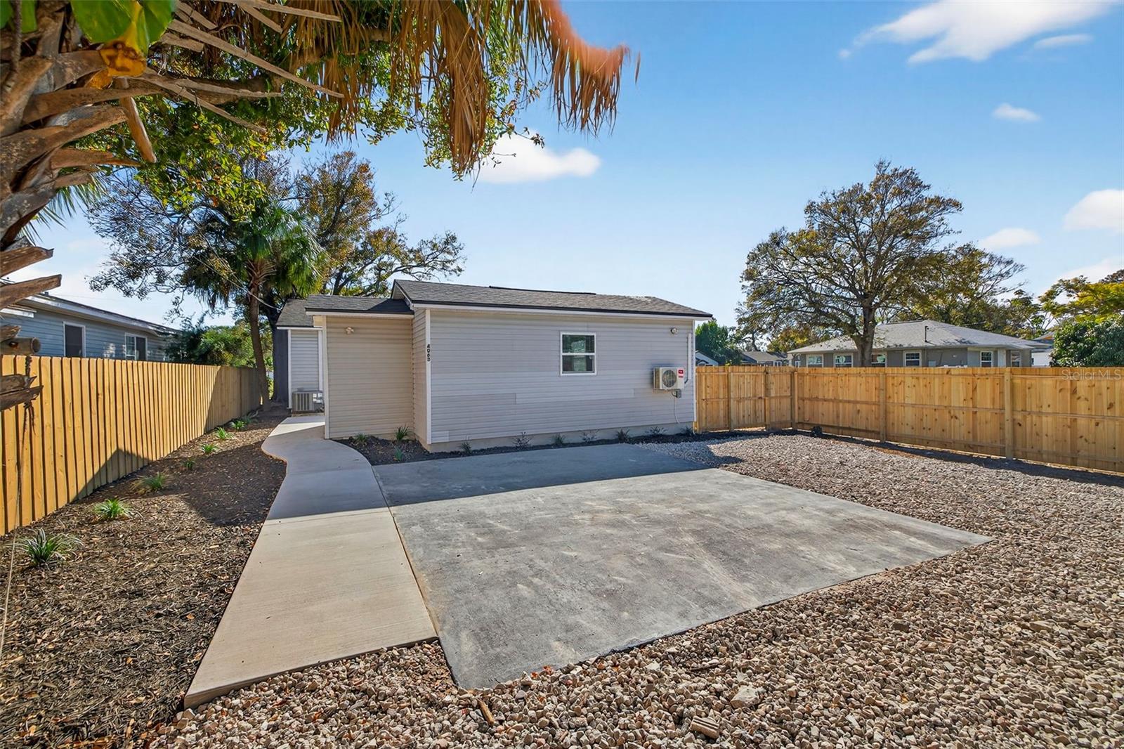 Listing photo id 29 for 4063 2nd Avenue S