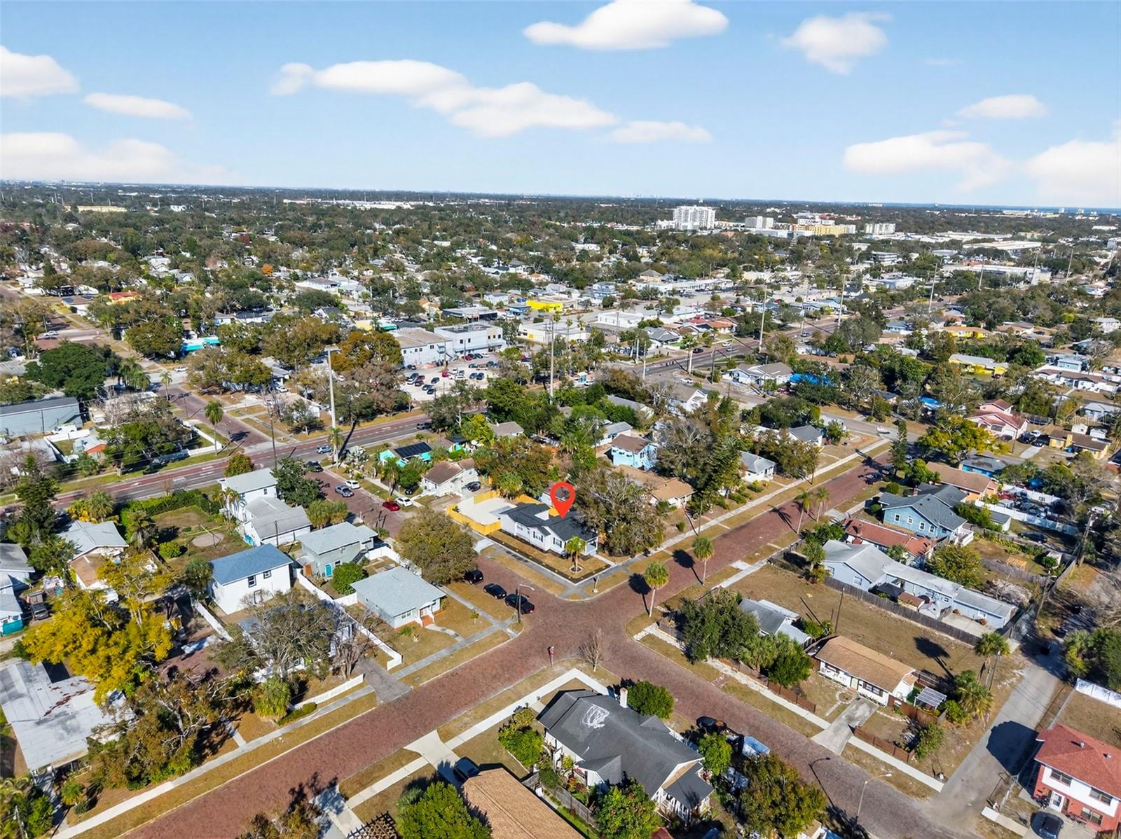 Listing photo id 31 for 4063 2nd Avenue S