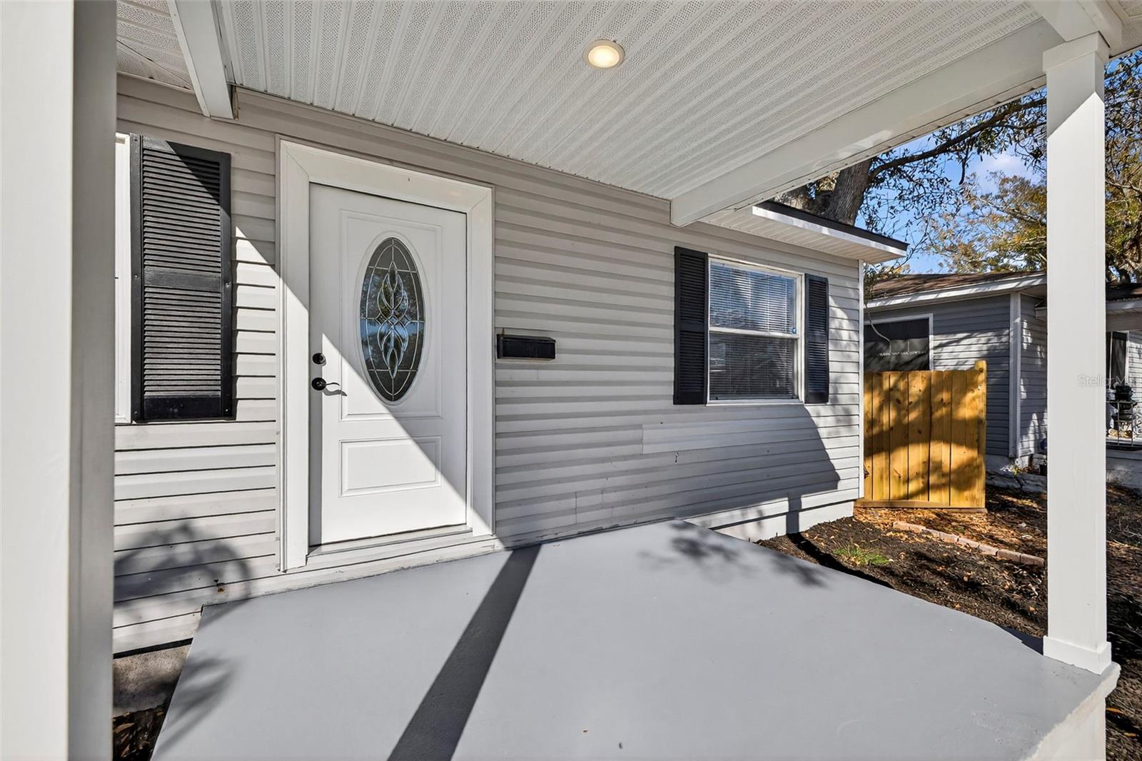 Listing photo id 2 for 4063 2nd Avenue S