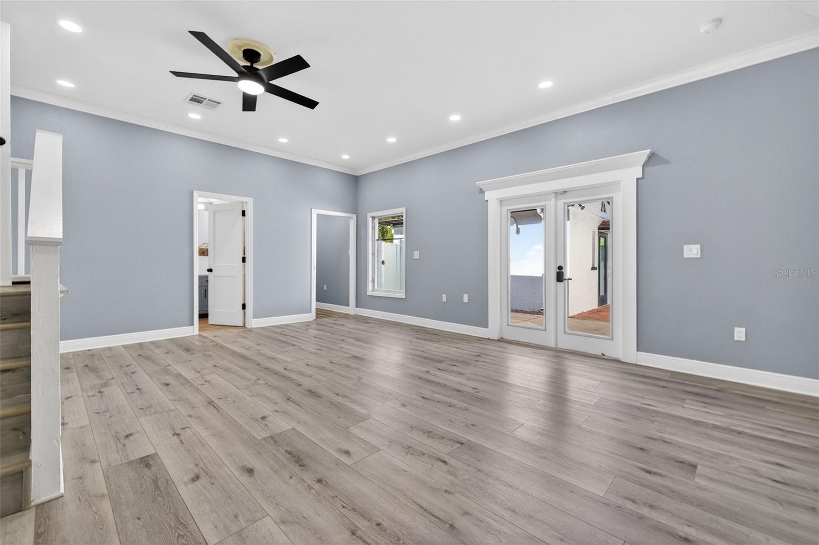 Image 16 of 41 For 2835 Shelton Avenue