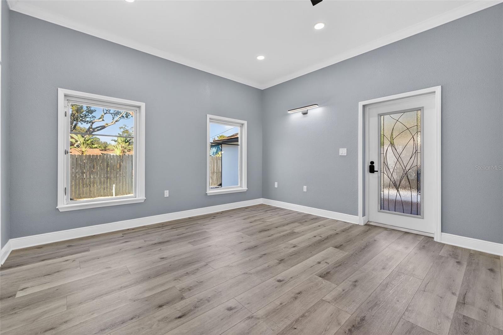 Image 22 of 41 For 2835 Shelton Avenue