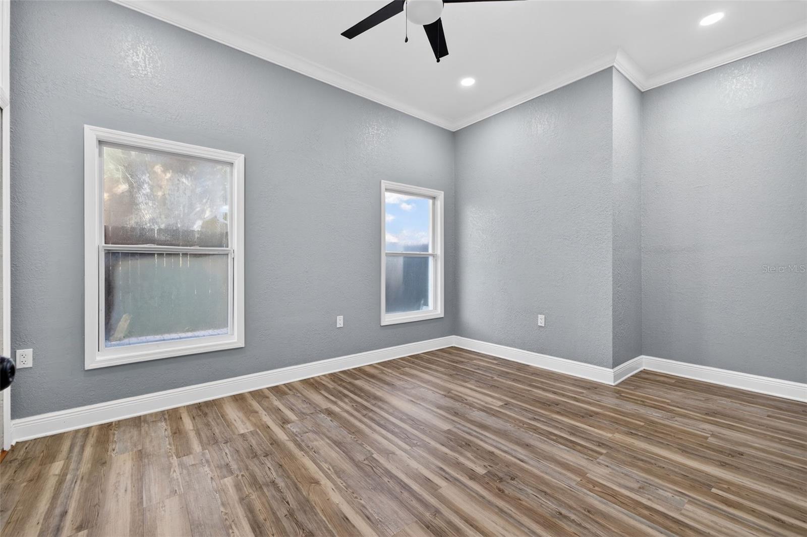 Image 24 of 41 For 2835 Shelton Avenue