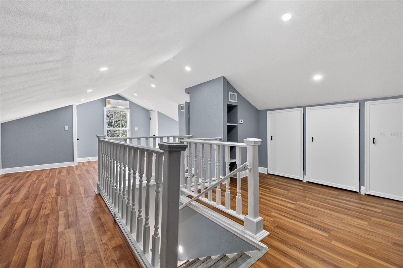 Image 28 of 41 For 2835 Shelton Avenue