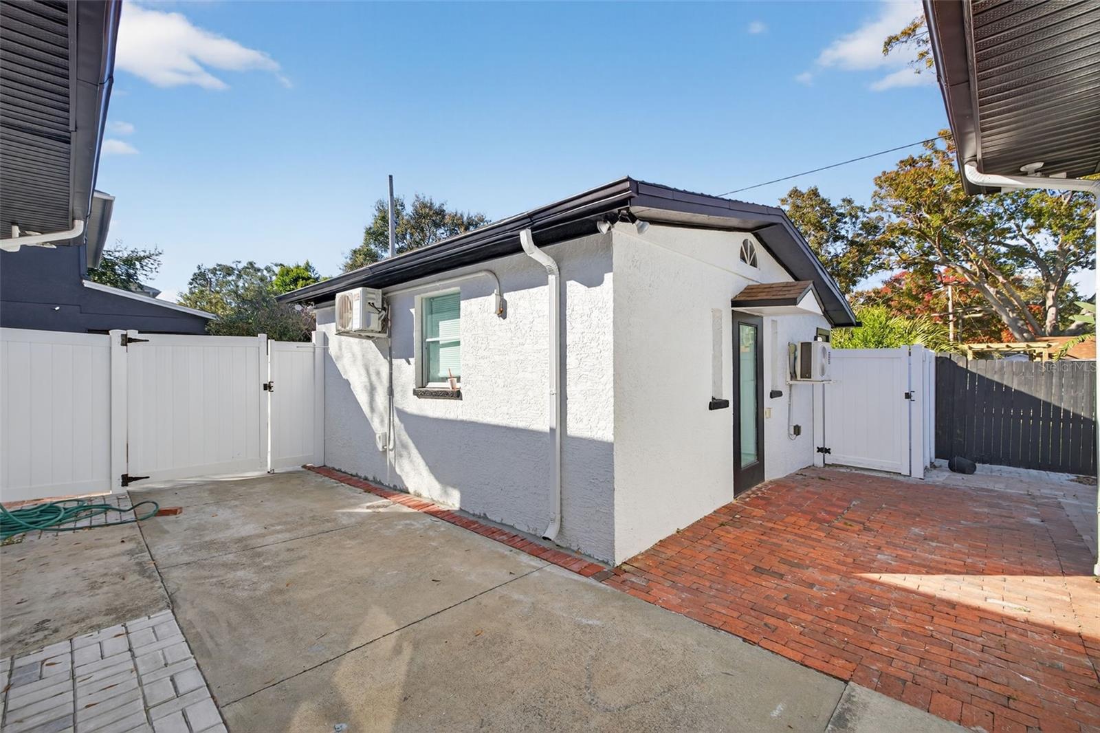 Image 38 of 41 For 2835 Shelton Avenue