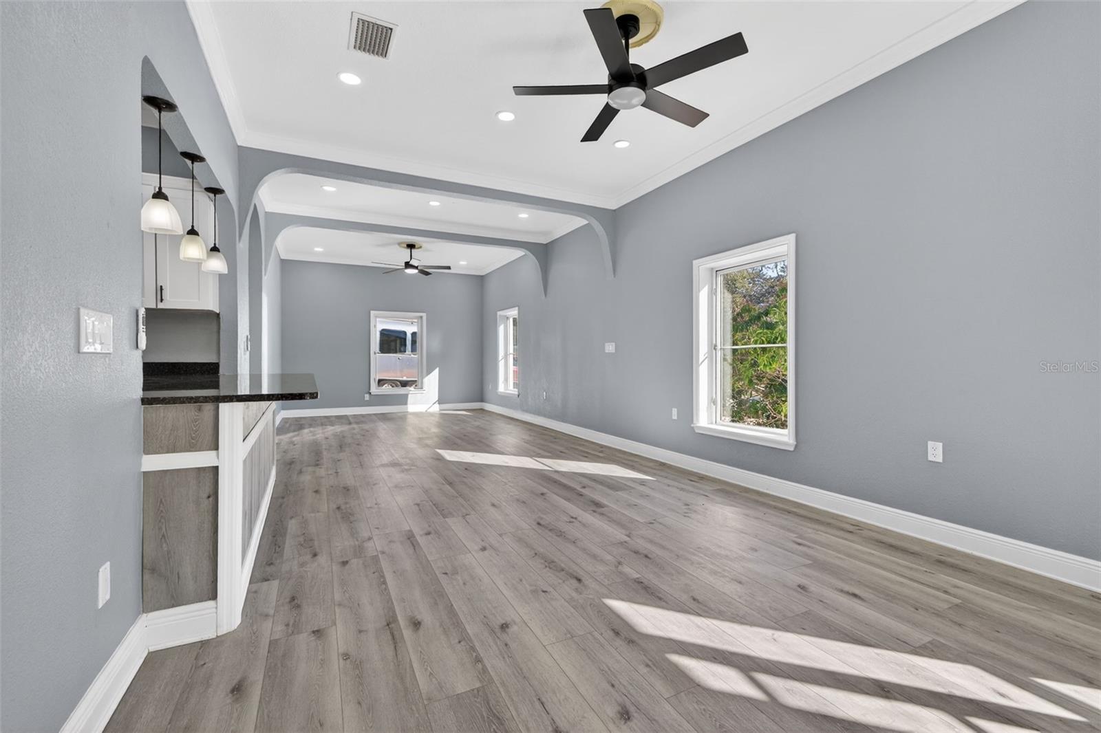 Image 6 of 41 For 2835 Shelton Avenue