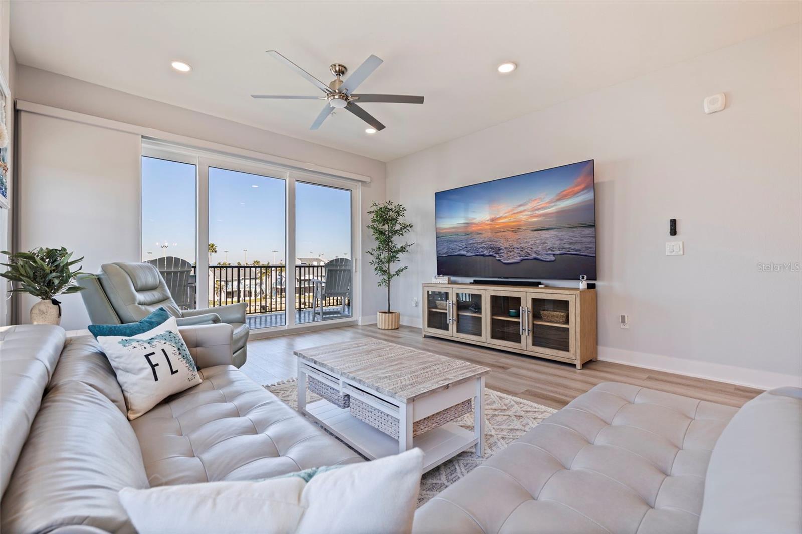 Image 7 of 60 For 400 150th Avenue 307