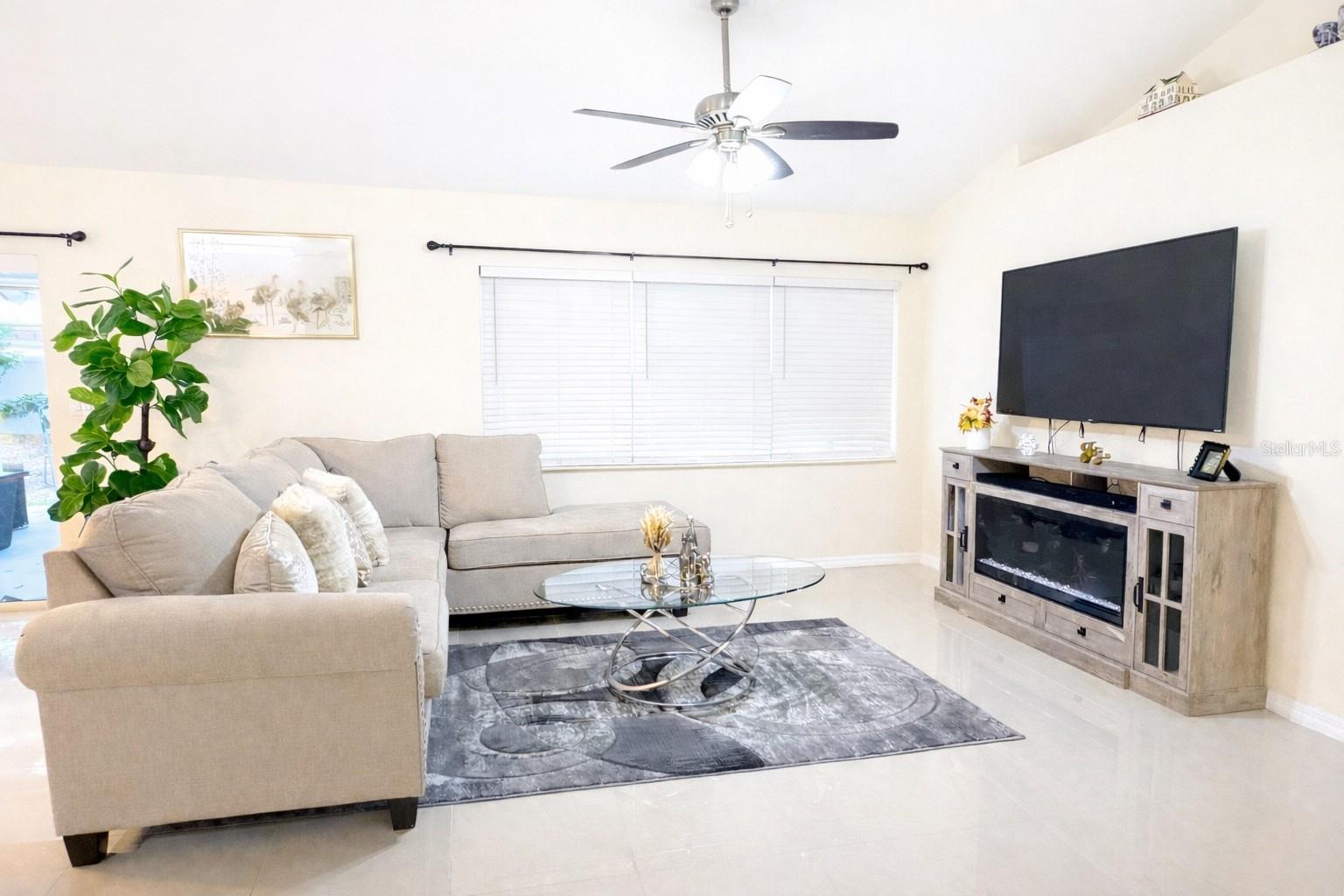 Image 6 of 24 For 14220 Spring Hill Drive