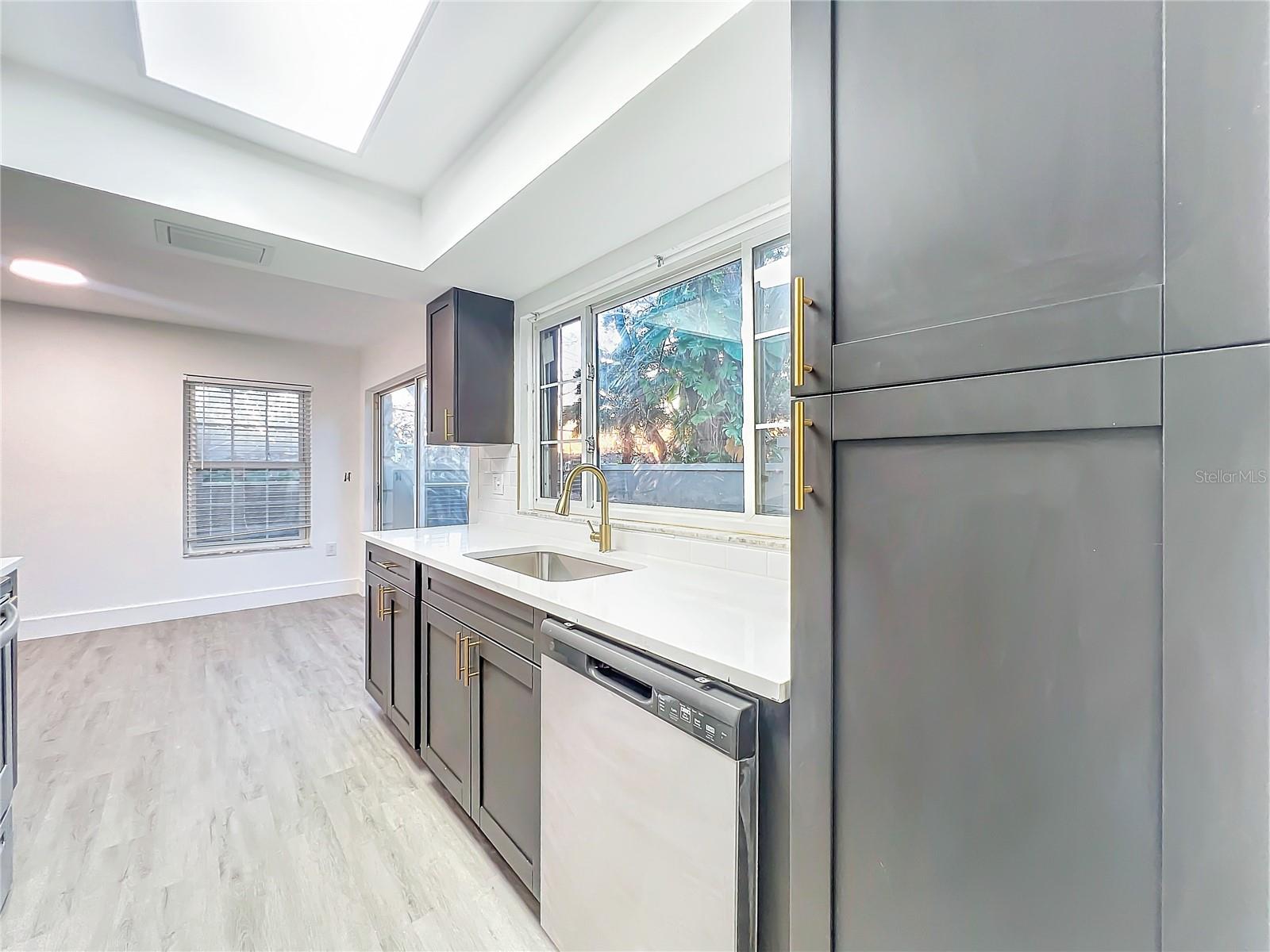 Image 9 of 30 For 6233 Dewdrop Way