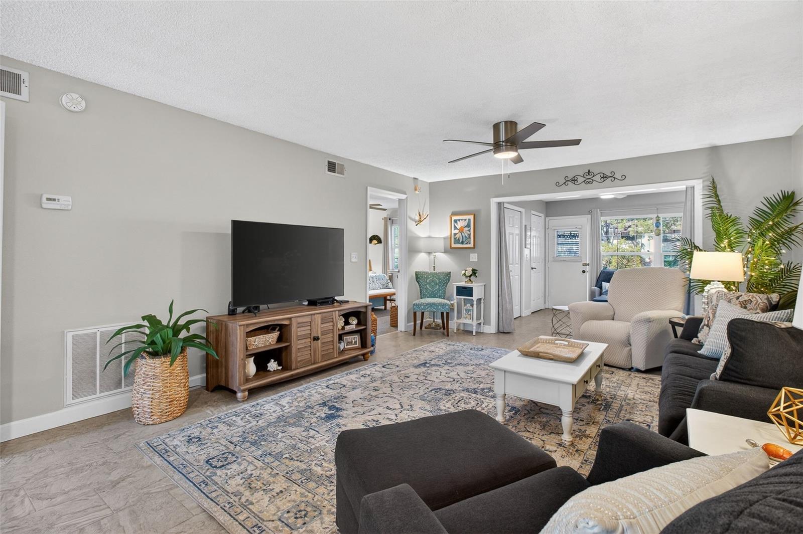 Image 12 of 34 For 2150 Elm Street # 603