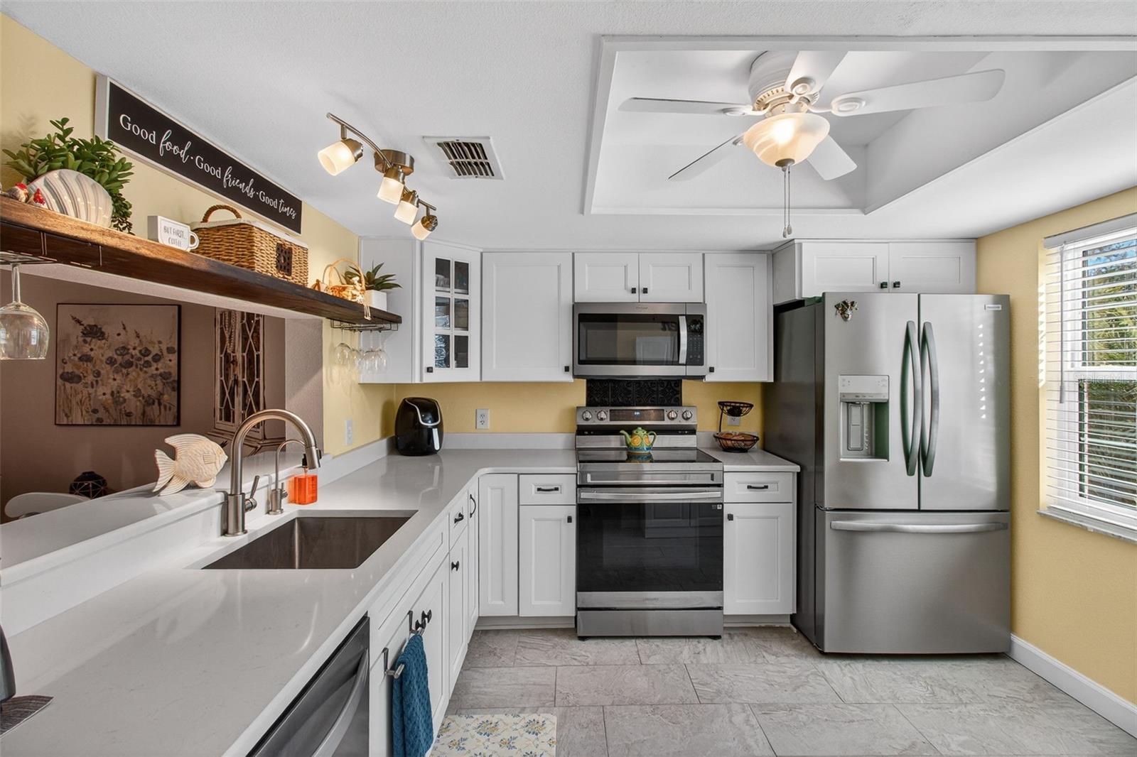 Image 7 of 34 For 2150 Elm Street # 603